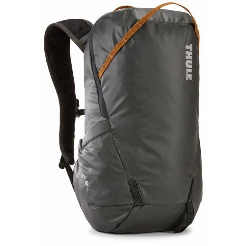 THULE Táska TH háti Stir 18L fekete 0,42 kg, 20x20x45 cm, kulacszsebbel 3203560 esővédő külön k